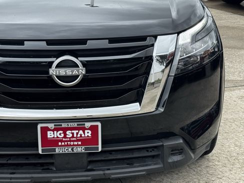 Used 2025 Nissan Pathfinder S FWD image 5