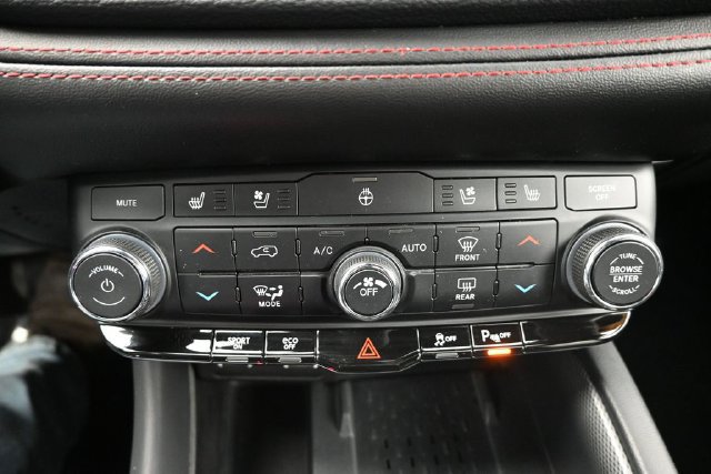 Used 2025 Dodge Durango R/T AWD/4WD image 33