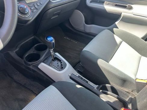 Used 2014 Toyota Prius C Three image 10