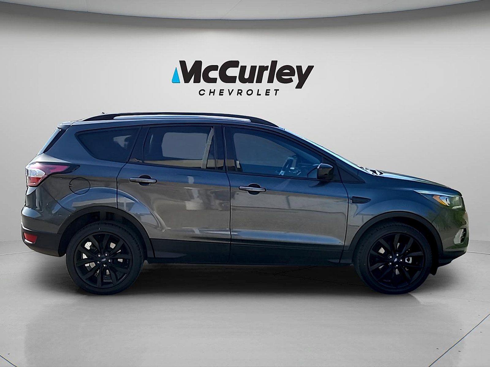 Used 2017 Ford Escape SE w/ Equipment Group 201A AWD/4WD image 8