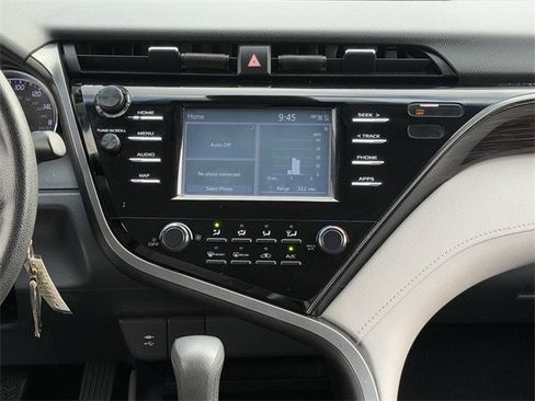 Used 2019 Toyota Camry LE image 16
