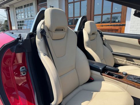 Used 2014 Mercedes-Benz SLK 250 image 25