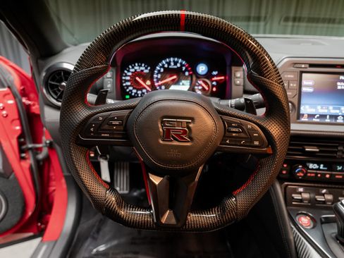 Used 2020 Nissan GT-R Premium w/ Premium Interior Package AWD/4WD image 48
