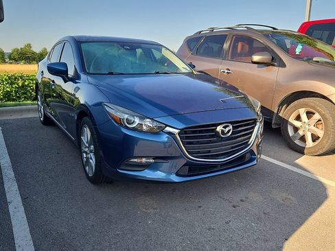 Used 2017 MAZDA MAZDA3 Touring w/ Popular Equipment Package FWD image 4
