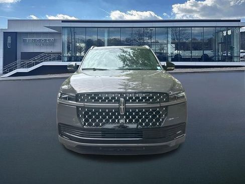 New 2026 Lincoln Navigator L Black Label AWD/4WD image 2