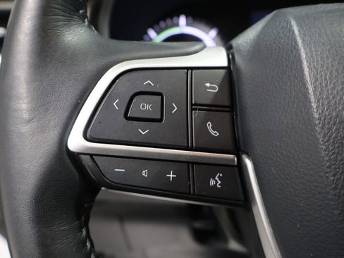 Used 2022 Toyota Highlander LE image 34