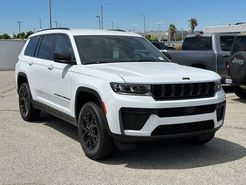 New 2026 Jeep Grand Cherokee L 4WD image 9