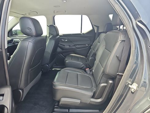 Used 2019 Chevrolet Traverse LT FWD image 14