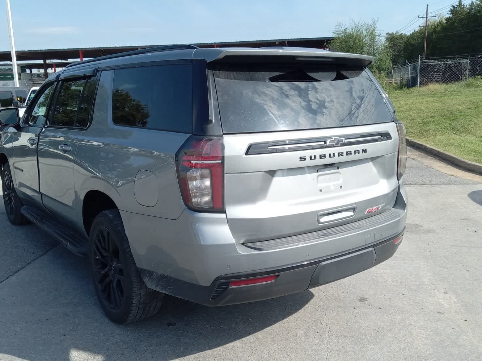 Used 2024 Chevrolet Suburban RST w/ Luxury Package AWD/4WD image 5