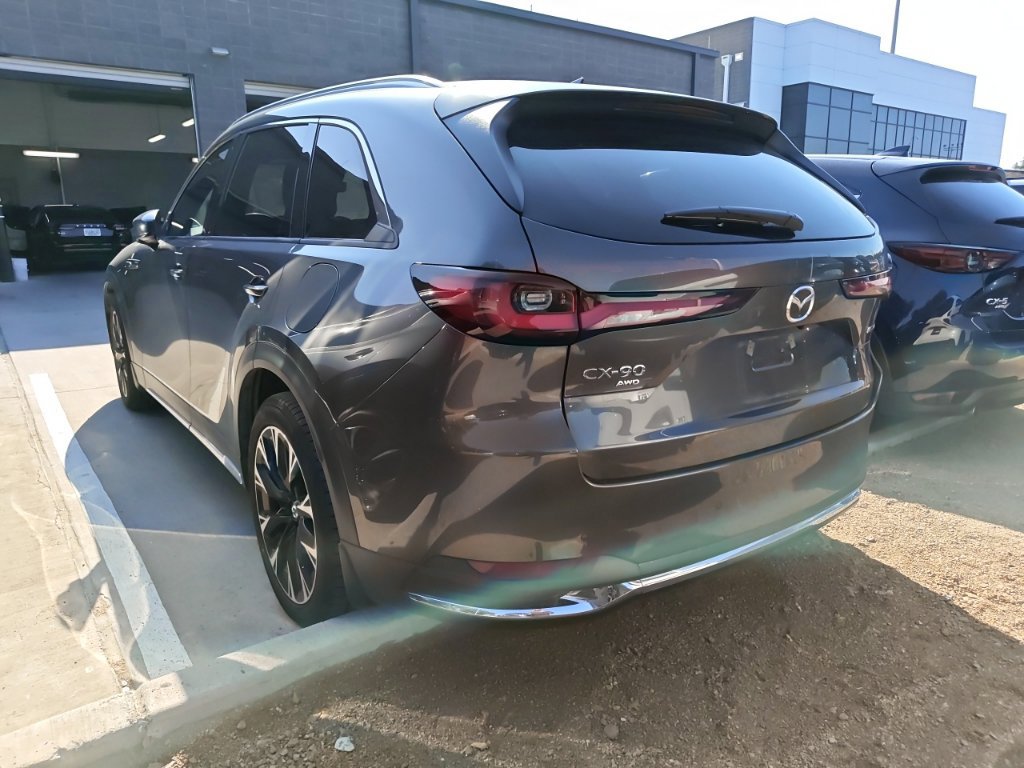 Used 2024 MAZDA CX-90 Plug-In Hybrid w/ Premium Plus AWD/4WD image 4