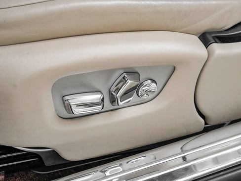 Used 2016 Rolls-Royce Wraith RWD image 22