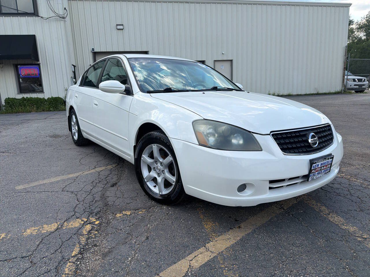 Used 2005 Nissan Altima 2.5 S w/ (F01) Convenience Pkg FWD image 8