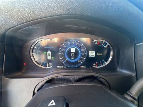 Used 2018 Cadillac Escalade ESV Luxury image 12