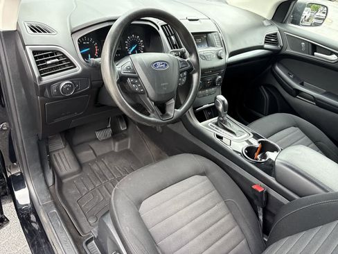 Used 2018 Ford Edge SE FWD image 10