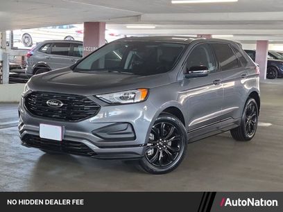 Used 2022 Ford Edge SE w/ Black Appearance Package