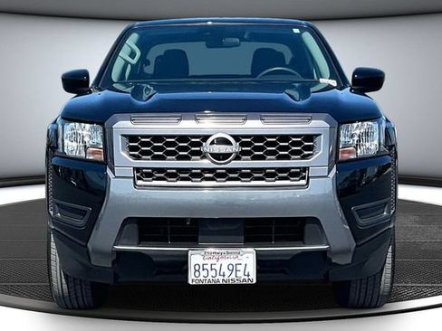 Used 2025 Nissan Frontier SV RWD image 2