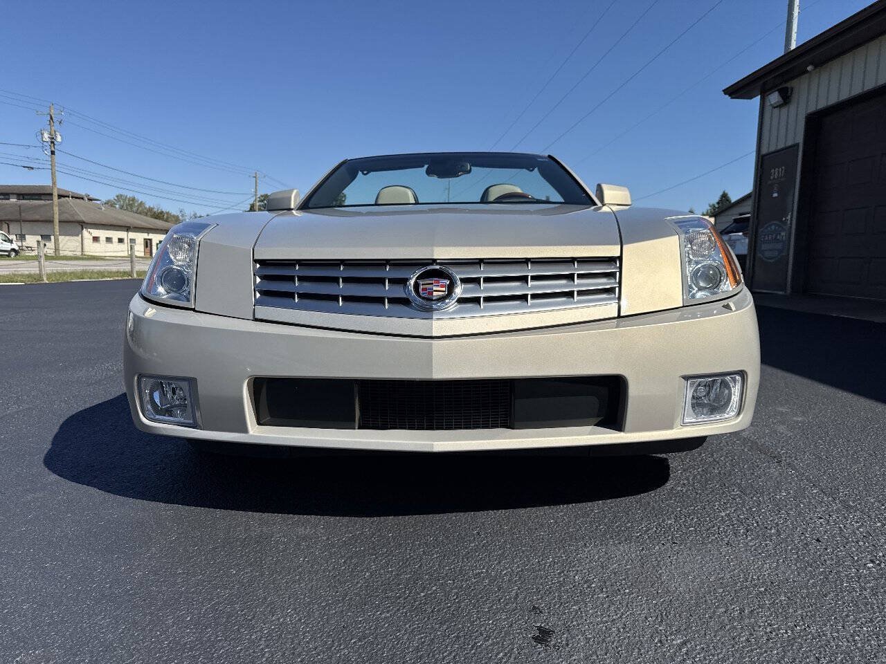 Used 2006 Cadillac XLR RWD image 9