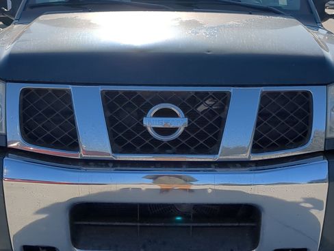 Used 2004 Nissan Titan SE image 9