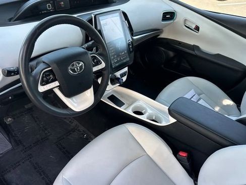 Used 2019 Toyota Prius Prime Premium image 11