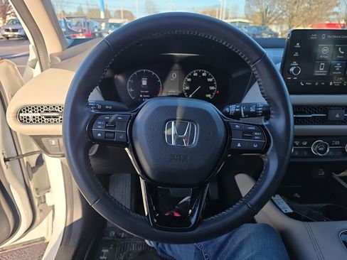 Used 2023 Honda HR-V EX-L image 13