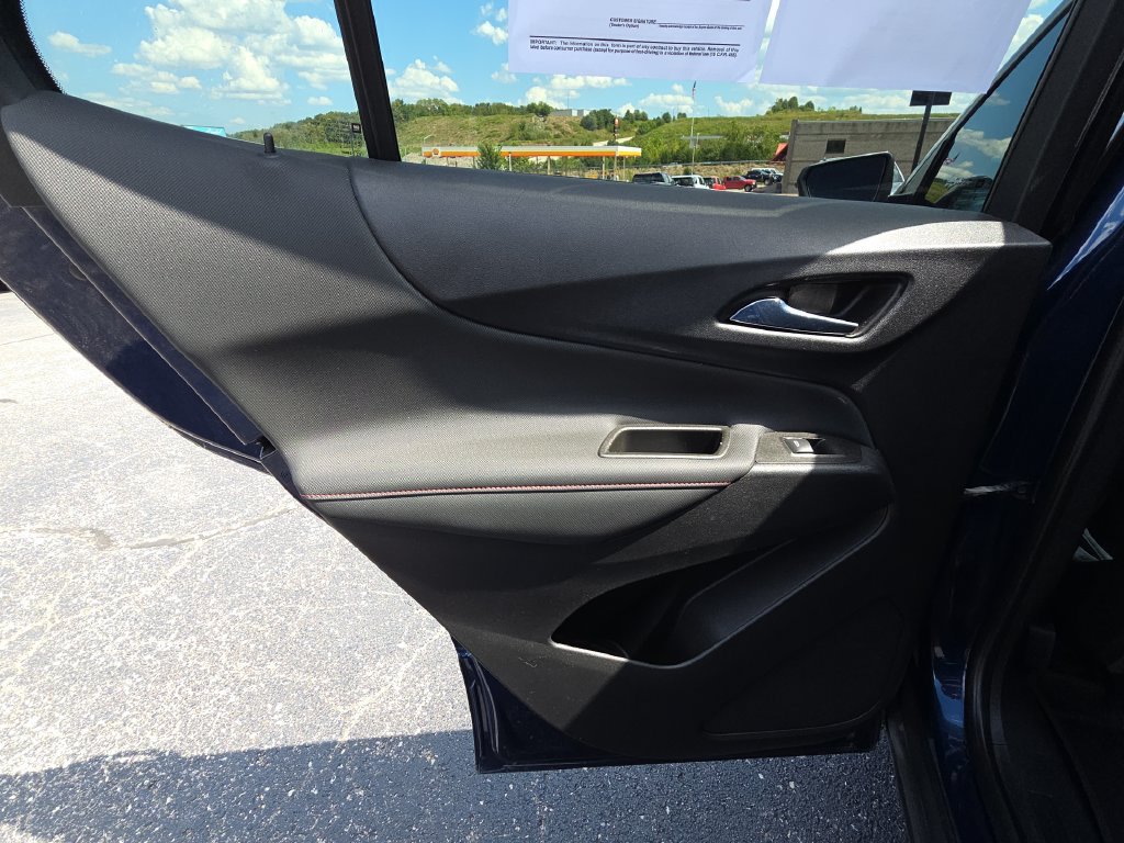Used 2022 Chevrolet Equinox RS w/ LPO, Floor Liner Package FWD image 26