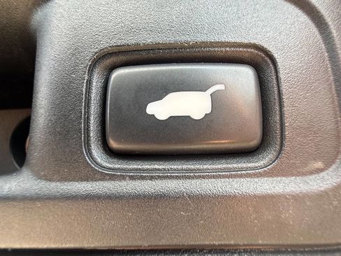 Used 2017 Honda Pilot Touring image 30