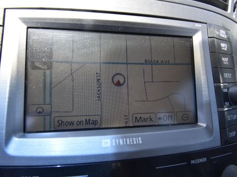 Used 2011 Toyota Avalon Limited FWD image 11