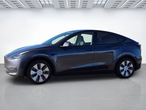 Used 2023 Tesla Model Y Long Range AWD/4WD image 7