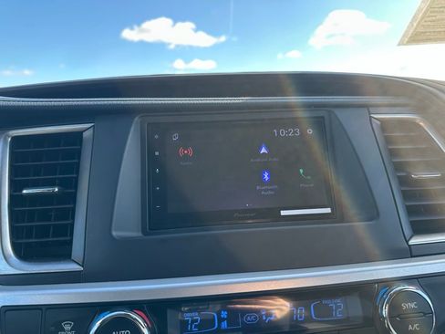 Used 2017 Toyota Highlander Limited image 20