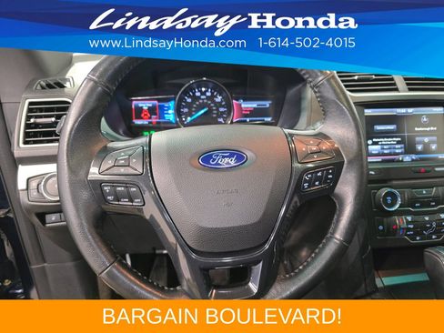 Used 2016 Ford Explorer XLT w/ Equipment Group 202A AWD/4WD image 16