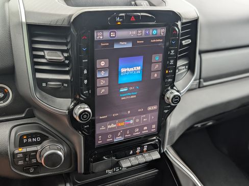 Used 2025 RAM 1500 Big Horn AWD/4WD image 29
