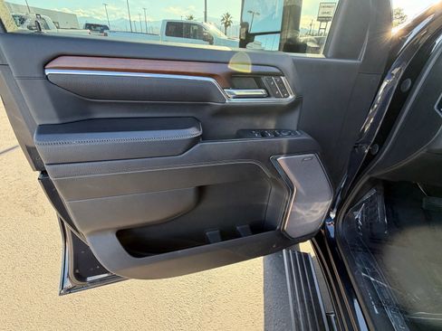 Used 2024 GMC Sierra 2500 Denali w/ Denali Reserve Package AWD/4WD image 18