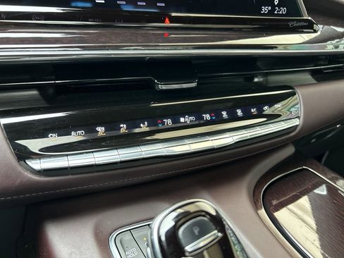 Used 2022 Cadillac Escalade Premium Luxury Platinum w/ Heavy-Duty Trailer Package AWD/4WD image 24