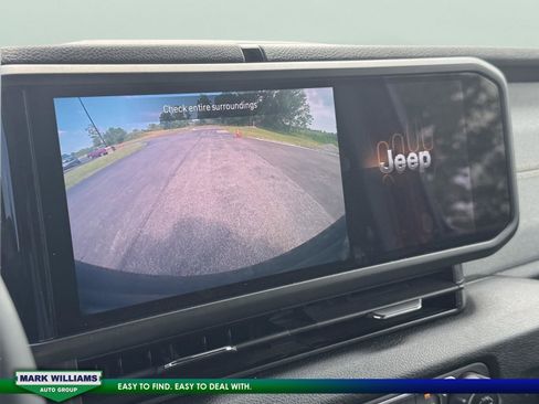 Used 2024 Jeep Wrangler Sport S image 17