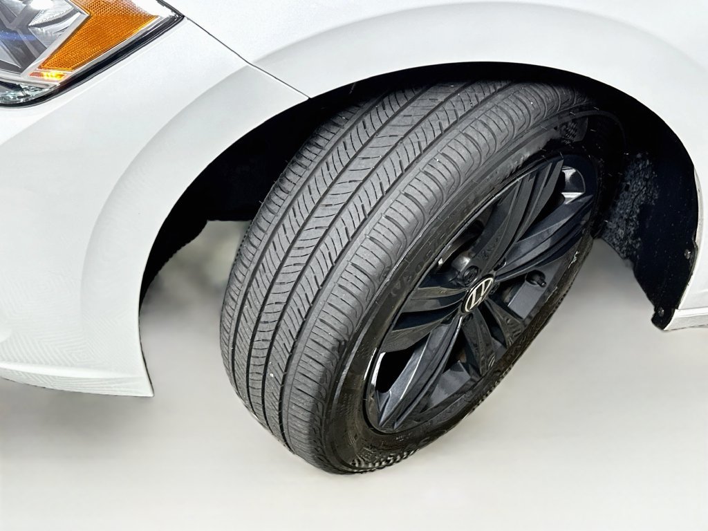 Used 2024 Volkswagen Jetta SE w/ Black Wheel Package FWD image 25