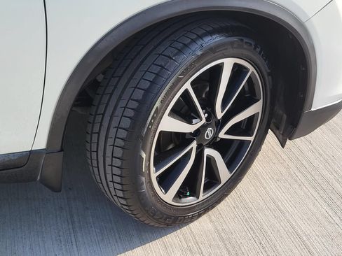 Used 2019 Nissan Rogue SL w/ Premium Package FWD image 7
