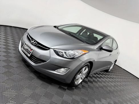 Used 2013 Hyundai Elantra GLS w/ Preferred Pkg FWD image 17