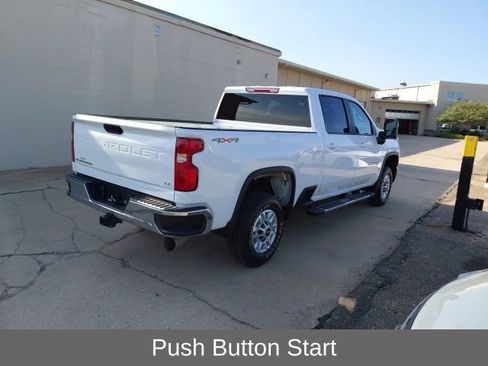 Used 2024 Chevrolet Silverado 2500 LT AWD/4WD image 4