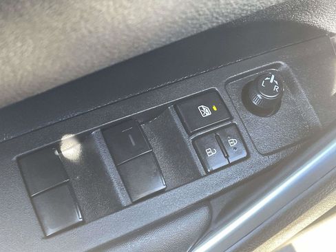 Used 2024 Toyota Corolla Cross AWD Hybrid image 22