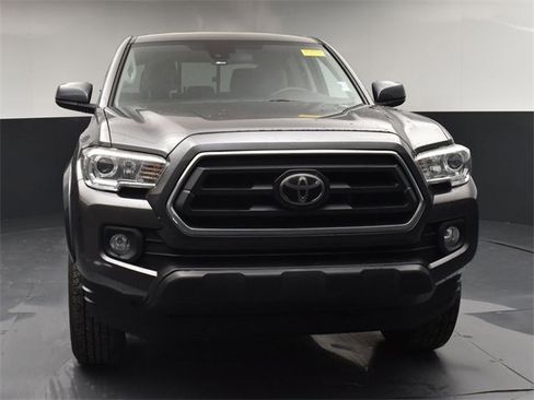 Used 2020 Toyota Tacoma SR5 image 3