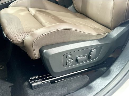 New 2026 BMW X3 xDrive30i w/ M Sport Package AWD/4WD image 18
