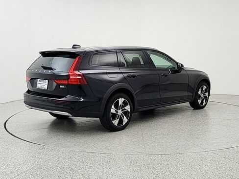 New 2026 Volvo V60 B5 Cross Country Plus w/ Climate Package AWD/4WD image 5