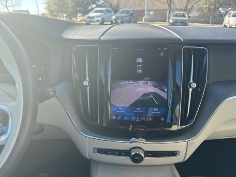 Certified 2023 Volvo XC60 B5 Core w/ Protection Package Premier image 23