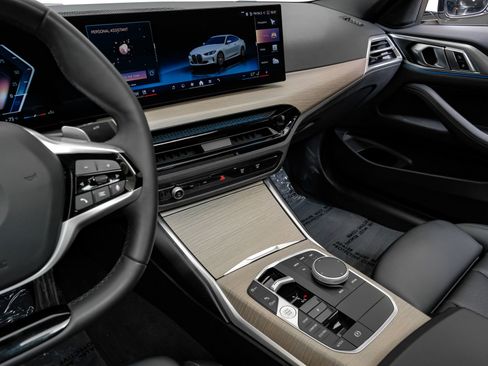 Used 2025 BMW 430i Coupe w/ Premium Package image 25