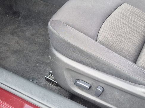 Used 2025 Nissan Altima 2.5 SV FWD image 14