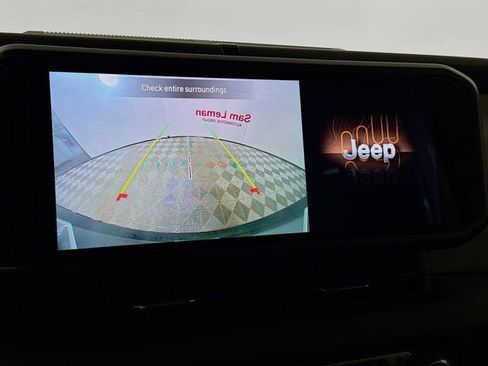 Used 2024 Jeep Wrangler Unlimited image 13