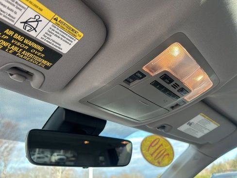 Used 2019 Toyota Highlander XLE image 30