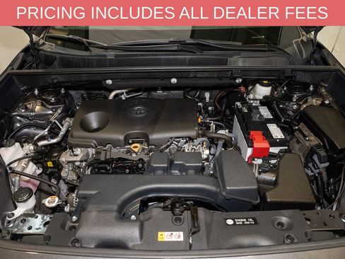 Used 2025 Toyota RAV4 XLE FWD image 18