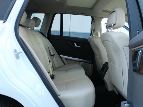 Used 2015 Mercedes-Benz GLK 350 GLK 350 4MATIC AWD 4dr SUV image 17