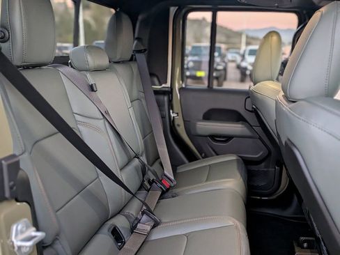 New 2026 Jeep Gladiator Mojave image 21